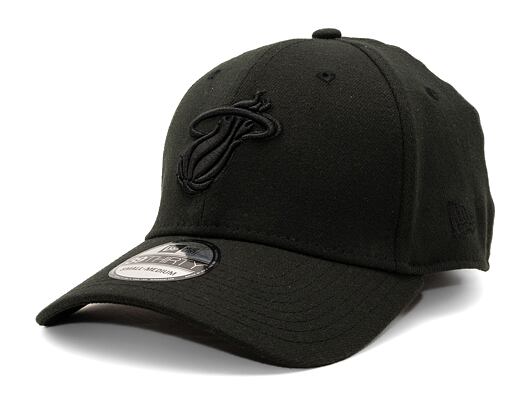 Kšiltovka New Era 39THIRTY NBA Black On Black Miami Heat