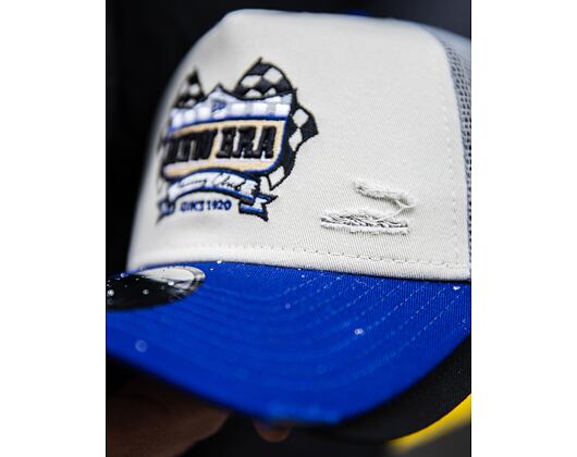 Kšiltovka New Era - Motosport 9FORTY Trucker - Cream / Light Royal