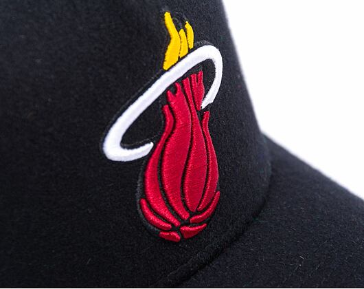 Kšiltovka Mitchell & Ness - Miami Heat - Kicking Wool Pro Strapback - Black