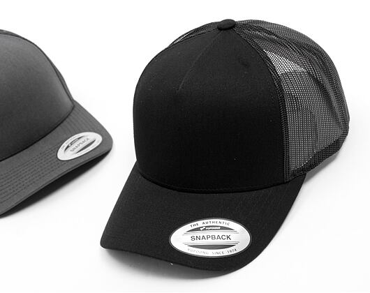 Kšiltovka Yupoong 5-Panel Retro Trucker Cap Black
