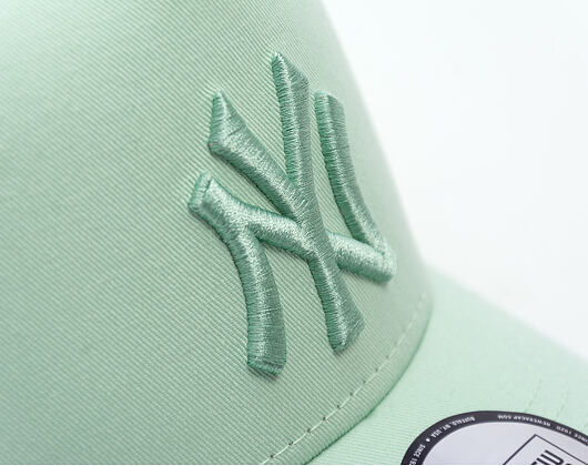 Kšiltovka New Era - MLB League Essential 9FORTY Trucker - NY Yankees - Green