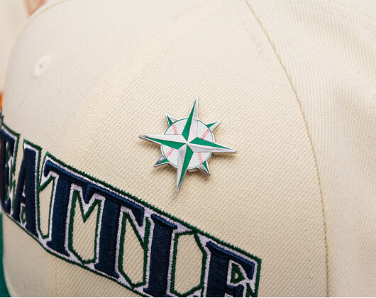 Kšiltovka New Era - MLB 2023 ASG Pin Pre-Curved 59FIFTY - Seattle Mariners - Cream / Emerald