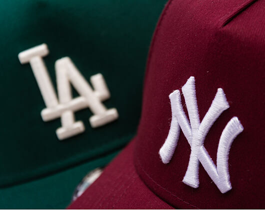 Kšiltovka New Era - MLB League Essential 9FORTY A-Frame - NY Yankees - Burgundy / White