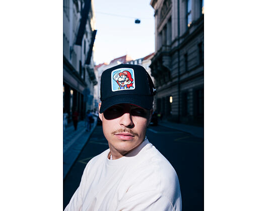 Kšiltovka Capslab Trucker - Nintendo - Super Mario - Black / Sky Blue