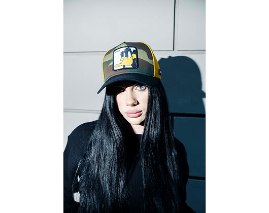 Kšiltovka Capslab - Trucker Looney Tunes - Daffy Duck v.3 Trucker Camo / Yellow
