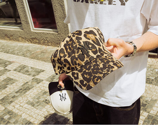 Dámská Kšiltovka New Era - MLB Summer Leopard 9TWENTY - NY Yankees - Brown / Camel