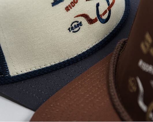 Kšiltovka Brixton - Beekman C Np Mp Trucker Hat - Off White/Navy
