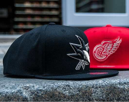 Kšiltovka Mitchell & Ness Metallic Logo Detroit Red Wings Snapback