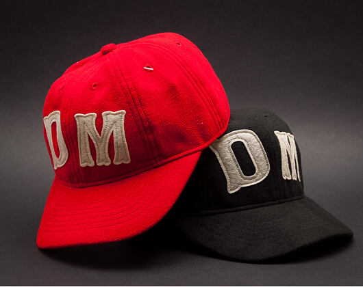 Kšiltovka Pink Dolphin Motorsports 8 Panel Red Fitted