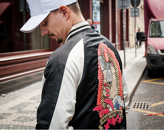Kšiltovka Pink Dolphin Tombstone 5-Panel Structured White Snapback