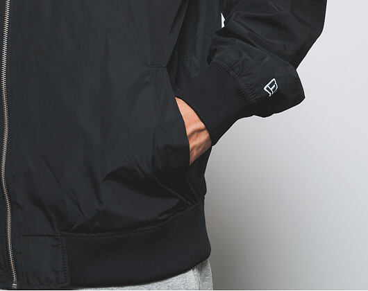 Bunda New Era Concrete Bomber Oakland Raiders Black