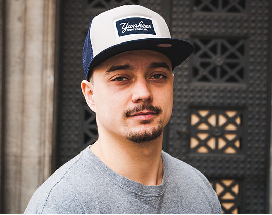 Kšiltovka New Era Emblem Foam Snap New York Yankees Gray/Navy 9FIFTY Snapback