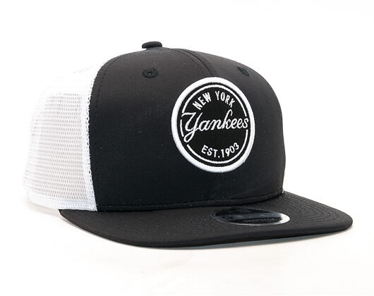Kšiltovka New Era Emblem Trucker New York Yankees Black/White 9FIFTY Snapback
