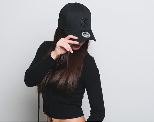 Kšiltovka New Era League Essential New York Yankees 9FORTY A-FRAME Black Snapback