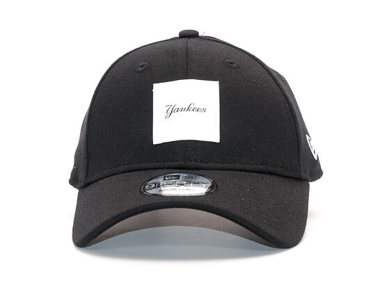 Kšiltovka New Era Satin Patch New York Yankees 9FORTY Black/White Strapback