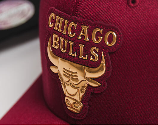 Kšiltovka Mitchell & Ness Metallic Logo Chicago Bulls Burgundy Snapback