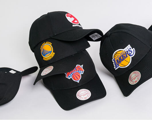 Kšiltovka Mitchell & Ness Team Logo Low Pro New York Knicks Black Snapback