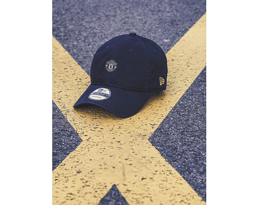 Kšiltovka New Era 9TWENTY Manchester United FC Washed SP19 Dark Navy Strapback