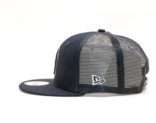 Kšiltovka New Era 9FIFTY Trucker New York Yankees Essential Navy/Official Team Colors Snapback