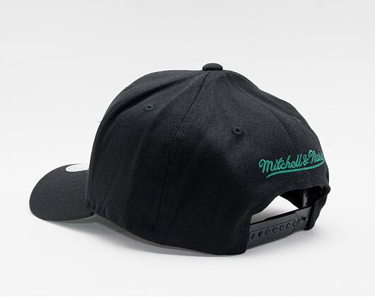 Kšiltovka Mitchell & Ness Boston Celtics Black Varsity Patch 110 Snapback Black