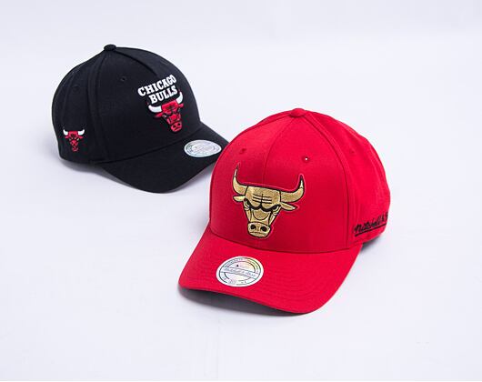 Kšiltovka Mitchell & Ness Chicago Bulls Black Bullion Snapback Red