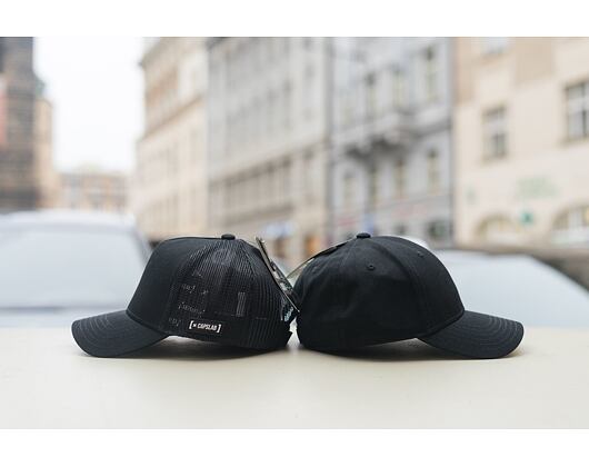 Kšiltovka Capslab Trucker Plain Black