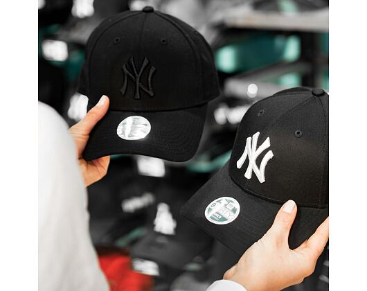 Dámská Kšiltovka New Era - MLB Essential 9FORTY - NY Yankees - Black / White