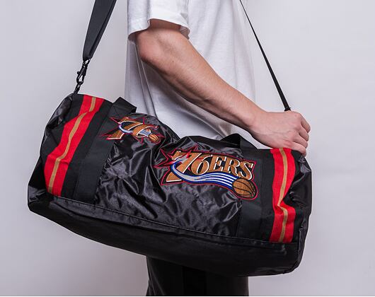 Taška Mitchell & Ness Philadelphia 76ers Satin Duffel Bag Black