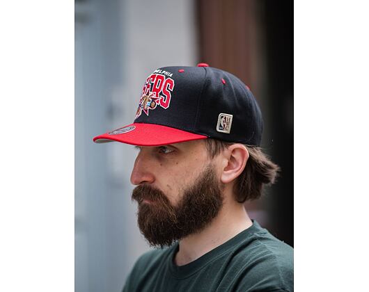 Kšiltovka Mitchell & Ness Team Arch 2 Tone Snapback Philadelphia 76ers Black / Red