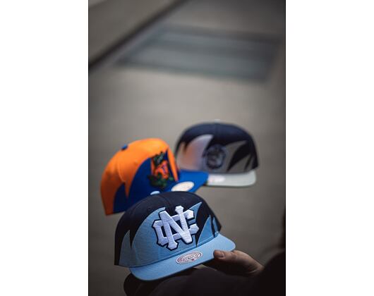Kšiltovka Mitchell & Ness Sharktooth Snapback North Carolina Tar Heels Navy/Light Blue