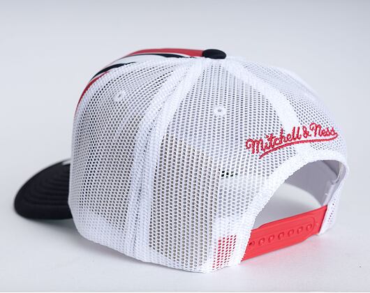 Kšiltovka Mitchell & Ness Chicago Bulls Retro Trucker Snapback HWC Red / Black