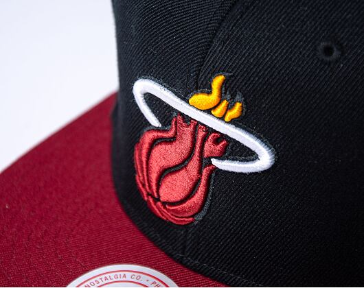 Kšiltovka Mitchell & Ness Team 2 Tone 2.0 Snapback Nba Miami Heat Black / Red