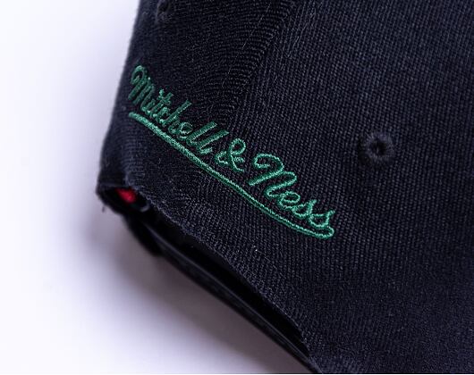Kšiltovka Mitchell & Ness Classic Red Snapback Milwaukee Bucks Black