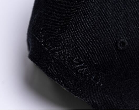 Kšiltovka Mitchell & Ness Box Logo Classic Red Snapback Branded Black