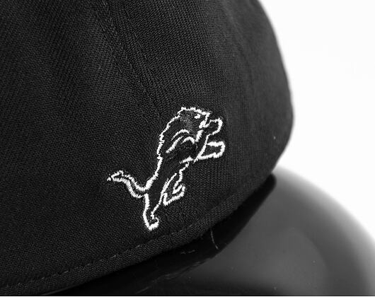 Kšiltovka New Era 39THIRTY NFL22 Sideline Detroit Lions Black / White