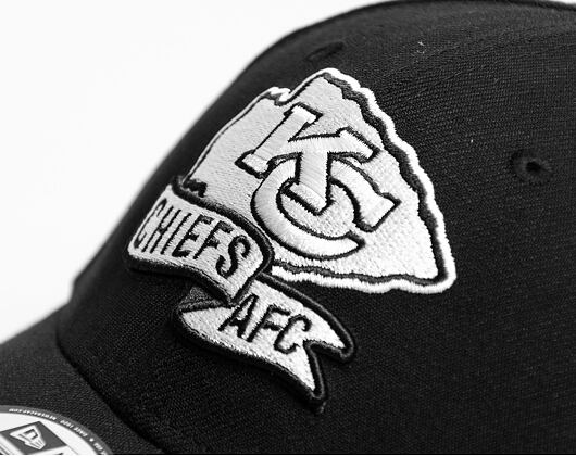 Kšiltovka New Era 39THIRTY NFL22 Sideline Kansas City Chiefs Black / White