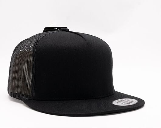 Kšiltovka Yupoong Classic Trucker Black