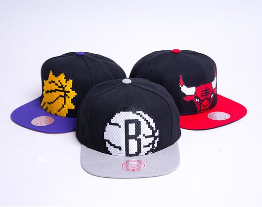 Kšiltovka Mitchell & Ness 8 BIT XL SNAPBACK BROOKLYN NETS Black