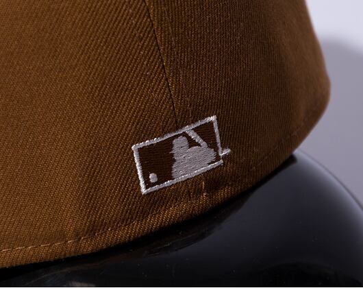 Kšiltovka New Era 59FIFTY MLB WS Sidepatch Trail Mix New York Yankees Toasted Peanut / Chrome White