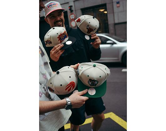 Kšiltovka Mitchell & Ness NBA Sail 2 Tone Snapback Boston Celtics Off White