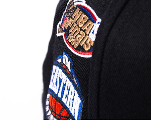 Kšiltovka Mitchell & Ness NBA Home Town Classic Red Chicago Bulls Black