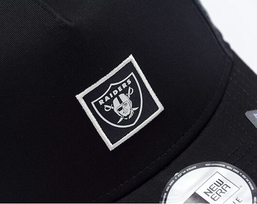 Kšiltovka New Era - NFL Metallic Patch 9FORTY A-Frame - Las Vegas Raiders - Black / Silver