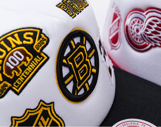 Kšiltovka Mitchell & Ness - Gridlock Trucker - Boston Bruins - White
