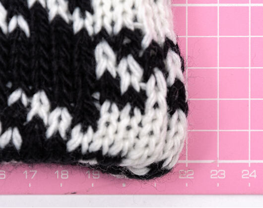 Dámský Kulich New Era - Houndstooth Beanie - Cream / Black
