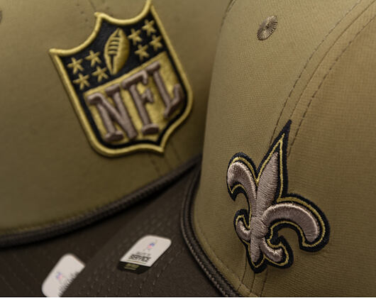 Kšiltovka New Era - NFL25 "Salute to Service" - 9SEVENTY Stretch-Snap - New Orleans Saints