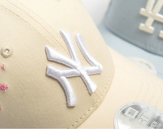 Dámská Kšiltovka New Era - MLB Floral Icon 9FORTY - NY Yankees - Cream / White