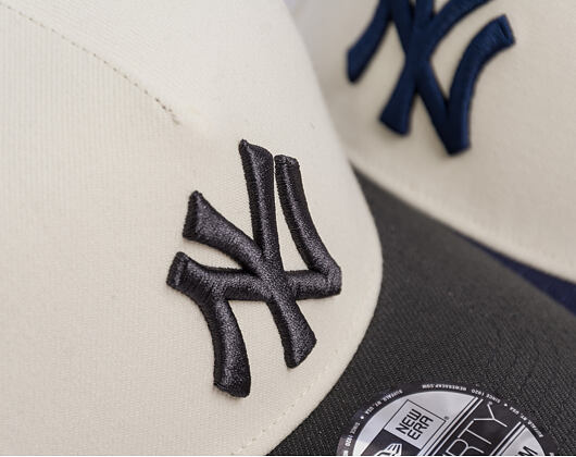 Kšiltovka New Era - MLB "2 Tone" 39THIRTY - NY Yankees - Chrome White / Steel