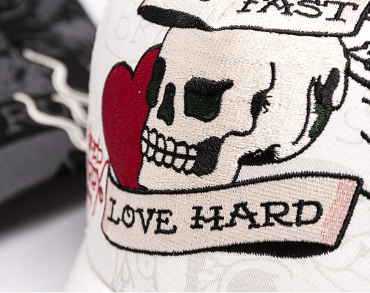 Kšiltovka Ed Hardy - Unisex Live Fast Love Hard 5 Panel Trucker Cap - White