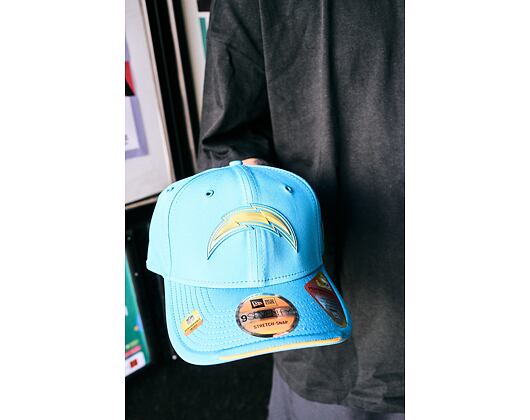 Kšiltovka New Era - NFL 2026 Sideline 9SEVENTY Stretch-Snap - LA Chargers - Team Color