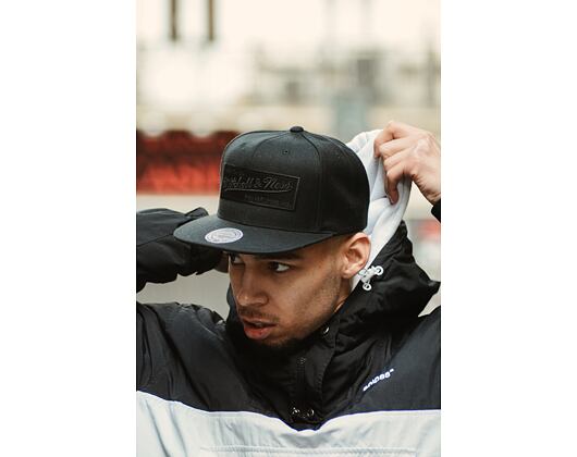 Kšiltovka Mitchell & Ness 2 Tone Label Black/Black Snapback